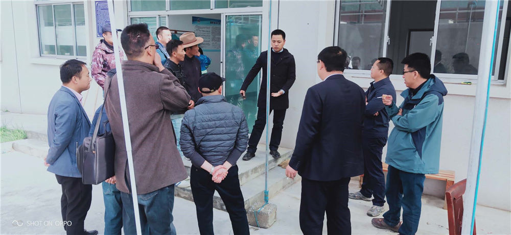 西南督查組在自治區(qū)、日喀則市、吉隆縣、吉隆鎮(zhèn)有關(guān)領(lǐng)導(dǎo)的陪同下對(duì)吉隆鎮(zhèn)污水處理廠檢查工作